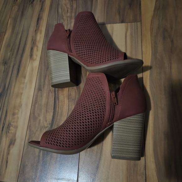 Soda Caster Ankle Boots Chunky Heel Faux Leather Open Toe 7.5 - Picture 2 of 7